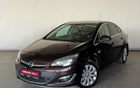 Opel Astra J, 2014 год, 937 000 рублей, 1 фотография