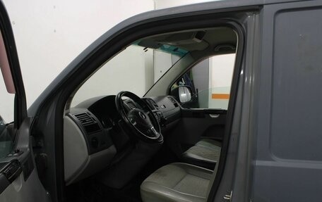 Volkswagen Transporter T5 рестайлинг, 2011 год, 899 000 рублей, 11 фотография