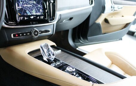 Volvo S90 II рестайлинг, 2021 год, 3 094 000 рублей, 9 фотография