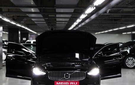 Volvo S90 II рестайлинг, 2021 год, 3 094 000 рублей, 2 фотография