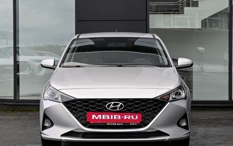 Hyundai Solaris II рестайлинг, 2021 год, 1 635 000 рублей, 2 фотография