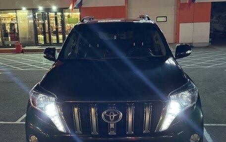 Toyota Land Cruiser Prado 150 рестайлинг 2, 2016 год, 3 500 000 рублей, 2 фотография