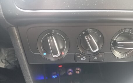 Volkswagen Polo VI (EU Market), 2012 год, 750 000 рублей, 4 фотография