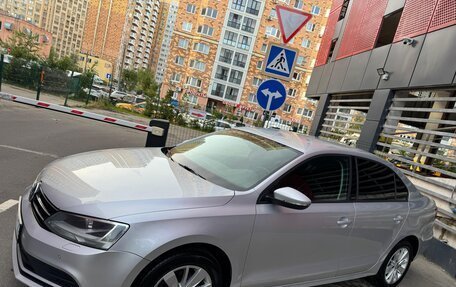 Volkswagen Jetta VI, 2016 год, 1 300 000 рублей, 2 фотография