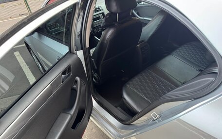 Volkswagen Jetta VI, 2016 год, 1 300 000 рублей, 11 фотография