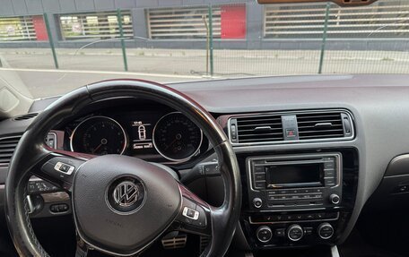 Volkswagen Jetta VI, 2016 год, 1 300 000 рублей, 13 фотография