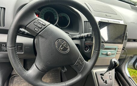 Toyota Corolla Verso I, 2005 год, 799 000 рублей, 12 фотография