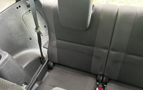 Toyota Corolla Verso I, 2005 год, 799 000 рублей, 25 фотография