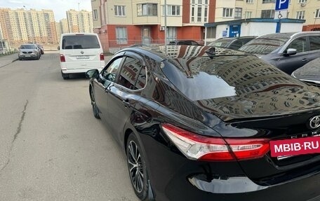 Toyota Camry, 2018 год, 2 300 000 рублей, 6 фотография