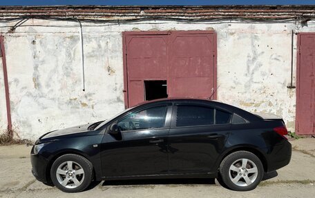 Chevrolet Cruze II, 2010 год, 500 000 рублей, 3 фотография
