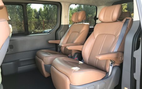 Hyundai Staria, 2022 год, 6 000 000 рублей, 9 фотография
