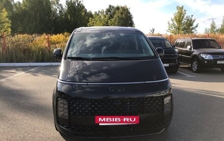 Hyundai Staria, 2022 год, 6 000 000 рублей, 2 фотография