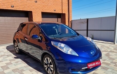 Nissan Leaf I, 2015 год, 1 150 000 рублей, 2 фотография