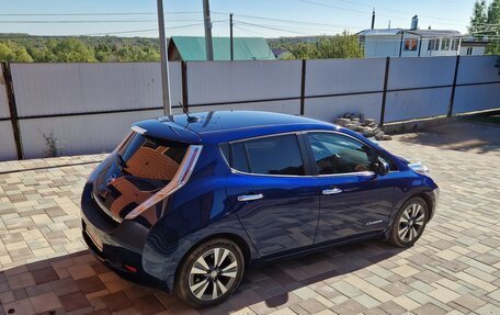 Nissan Leaf I, 2015 год, 1 150 000 рублей, 6 фотография
