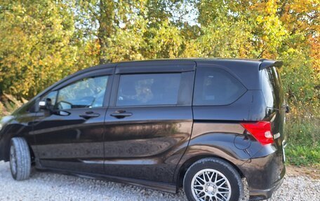 Honda Freed I, 2010 год, 1 135 000 рублей, 16 фотография