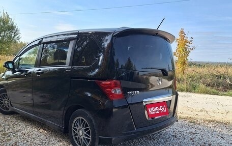 Honda Freed I, 2010 год, 1 135 000 рублей, 32 фотография