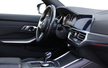 BMW 3 серия, 2019 год, 3 980 000 рублей, 15 фотография