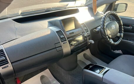 Toyota Prius, 2010 год, 809 000 рублей, 13 фотография
