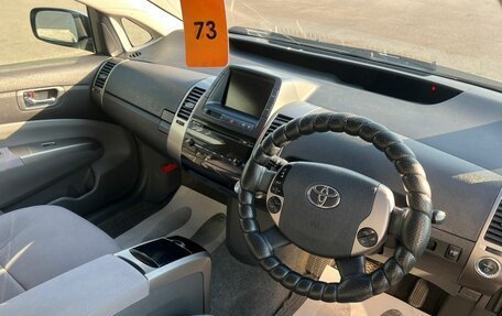 Toyota Prius, 2010 год, 809 000 рублей, 11 фотография
