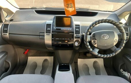 Toyota Prius, 2010 год, 809 000 рублей, 16 фотография