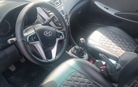 Hyundai Solaris II рестайлинг, 2012 год, 850 000 рублей, 3 фотография