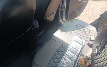 Hyundai Solaris II рестайлинг, 2012 год, 850 000 рублей, 10 фотография