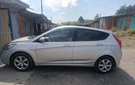 Hyundai Solaris II рестайлинг, 2012 год, 850 000 рублей, 12 фотография