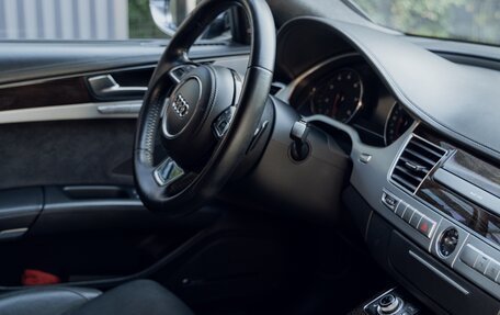 Audi A8, 2011 год, 3 000 000 рублей, 5 фотография