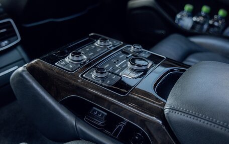 Audi A8, 2011 год, 3 000 000 рублей, 14 фотография