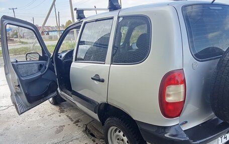 Chevrolet Niva I рестайлинг, 2004 год, 280 000 рублей, 2 фотография