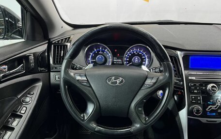Hyundai Sonata VI, 2011 год, 585 000 рублей, 10 фотография