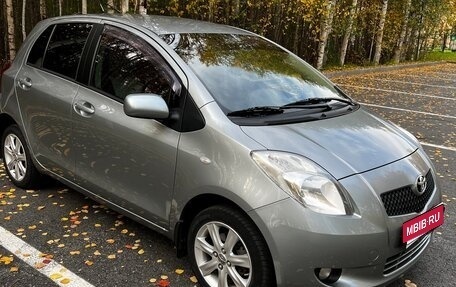 Toyota Yaris III рестайлинг, 2008 год, 720 000 рублей, 1 фотография