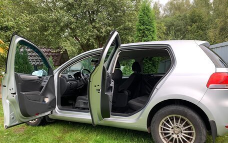 Volkswagen Golf VI, 2010 год, 800 000 рублей, 6 фотография