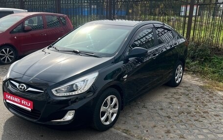 Hyundai Solaris II рестайлинг, 2014 год, 920 000 рублей, 3 фотография