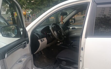 Mitsubishi Pajero Sport II рестайлинг, 2013 год, 1 720 000 рублей, 9 фотография