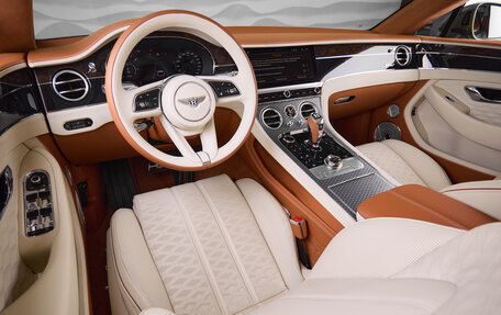 Bentley Continental GT, 2025 год, 50 000 000 рублей, 18 фотография