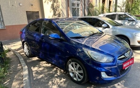 Hyundai Solaris II рестайлинг, 2011 год, 690 000 рублей, 4 фотография