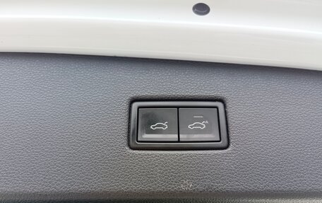 Volkswagen Tiguan II, 2019 год, 2 094 995 рублей, 14 фотография