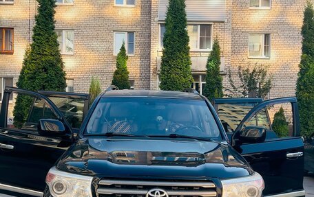 Toyota Land Cruiser 200, 2011 год, 3 600 000 рублей, 1 фотография