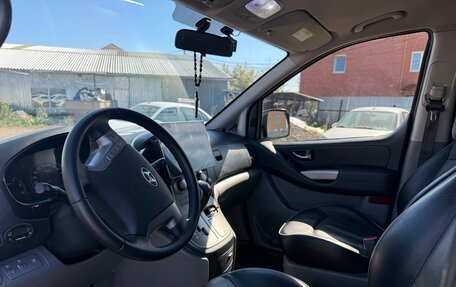 Hyundai H-1 II рестайлинг, 2011 год, 1 700 000 рублей, 6 фотография