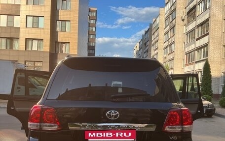 Toyota Land Cruiser 200, 2011 год, 3 600 000 рублей, 2 фотография