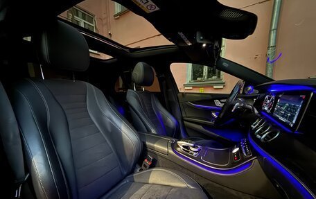 Mercedes-Benz E-Класс, 2018 год, 4 500 000 рублей, 30 фотография