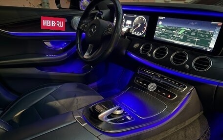 Mercedes-Benz E-Класс, 2018 год, 4 500 000 рублей, 29 фотография