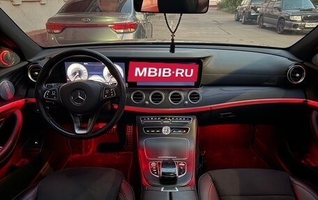 Mercedes-Benz E-Класс, 2018 год, 4 500 000 рублей, 27 фотография