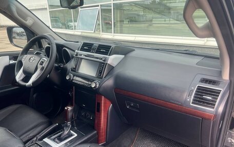 Toyota Land Cruiser Prado 150 рестайлинг 2, 2015 год, 3 437 000 рублей, 26 фотография