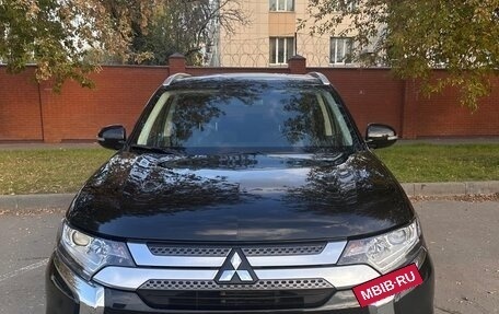 Mitsubishi Outlander III рестайлинг 3, 2021 год, 2 450 000 рублей, 4 фотография