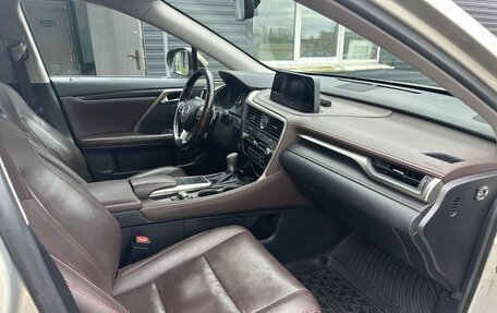 Lexus RX IV рестайлинг, 2019 год, 3 700 000 рублей, 8 фотография
