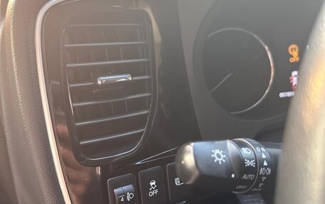 Mitsubishi Outlander III рестайлинг 3, 2021 год, 2 450 000 рублей, 12 фотография