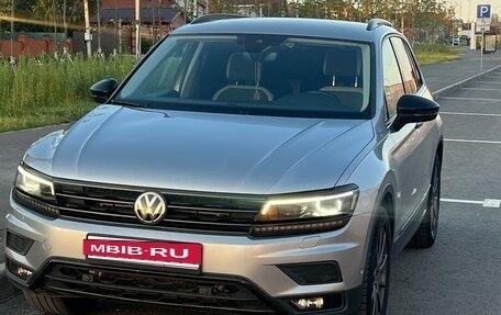 Volkswagen Tiguan II, 2018 год, 2 570 000 рублей, 2 фотография