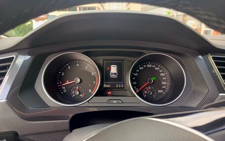 Volkswagen Tiguan II, 2018 год, 2 225 000 рублей, 5 фотография